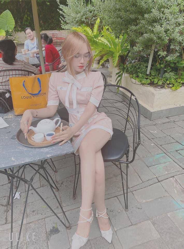 Ba em học sinh nữ dâm đãng và cậu thanh niên may mắn